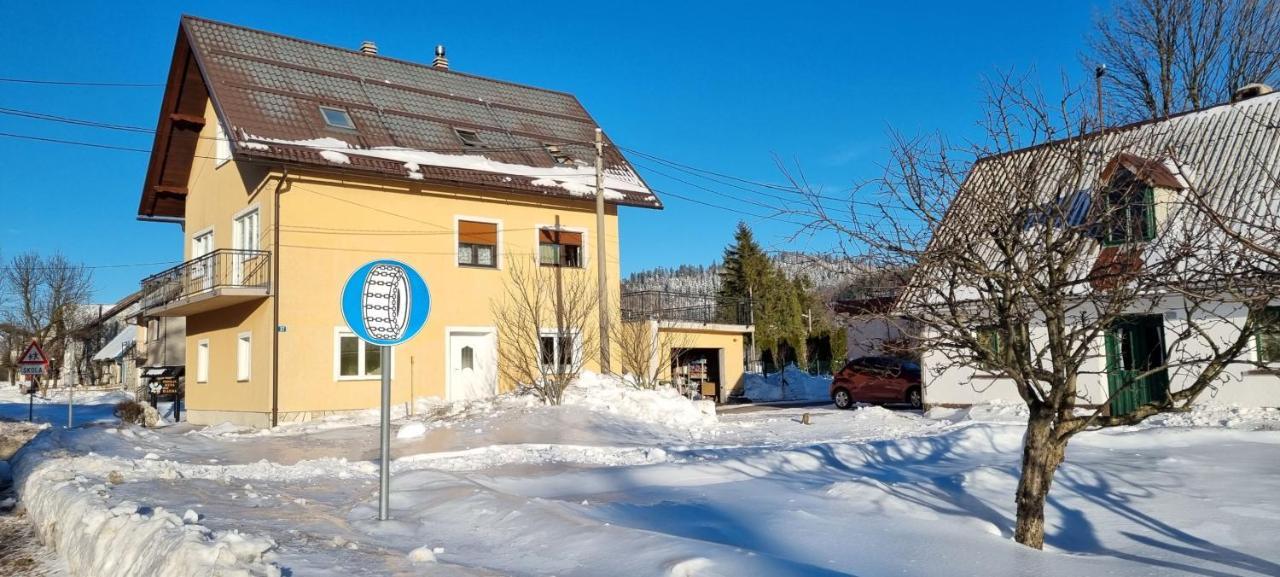 Ferienwohnung Apartman Orhideja Fužine Exterior foto